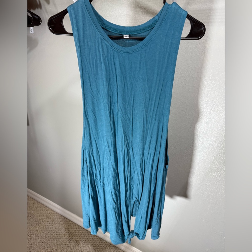Elegant Teal Sleeveless Women's Muscle Tee